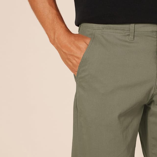 Detalle 2 de Amazon Essentials pantalon chino extensible 42
