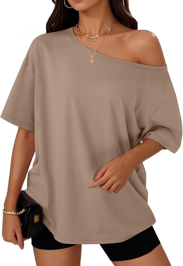 Detalle de Trendy Queen Women’s Off-the-Shoulder Oversized T-Shirts (Short Sleeve)