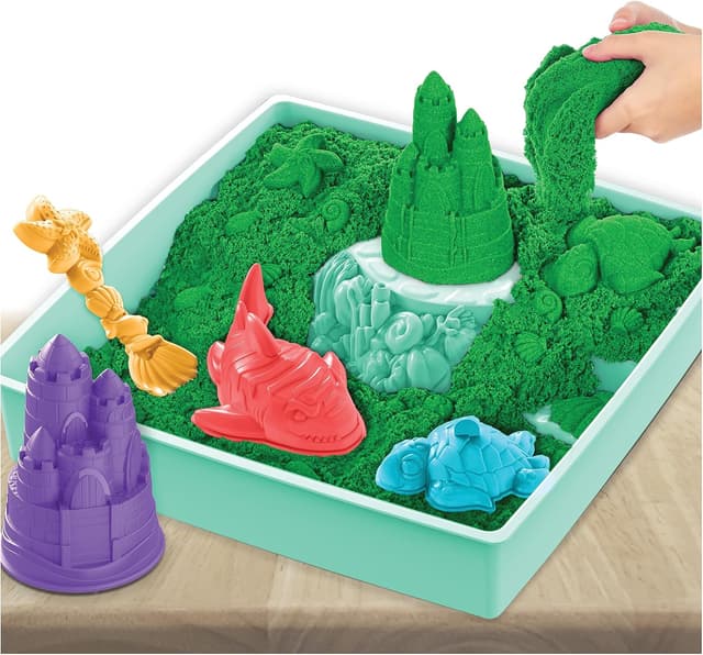Thumbnail 6 de Kinetic Sand Sandbox Set Grün mit 454 g Sand aus Schweden – 1 Sandkasten, 3 Förmchen und Schaufel für Indoor-Sandspiel ab 3 Jahren