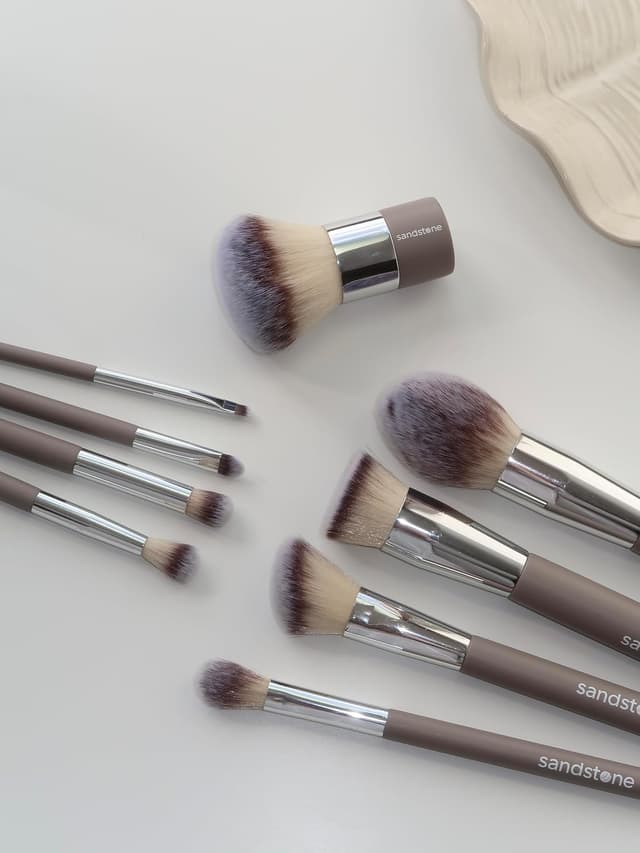Thumbnail 4 de Sandstone Scandinavia präziser Concealer-Pinsel – kleiner Pinsel für gezieltes Auftragen & Verblenden