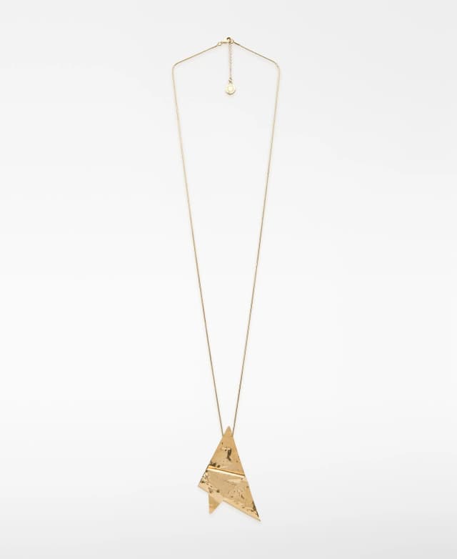 Detalle de Adolfo Domínguez collar triangular 85 cm