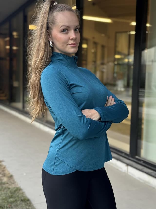 Detalle 2 de Maglia sportiva UPF 50+ con zip 1/4