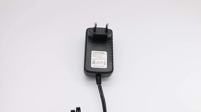 Thumbnail 1 de Caricabatterie 12V mantenitore intelligente per batterie al piombo