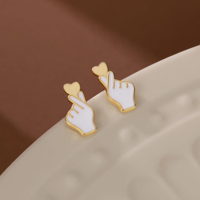 Thumbnail 4 de SLUYNZ Love Heart Stud Earrings 0.7 g