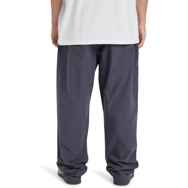 Detalle de Quiksilver Double Crown: pantalón cargo de hombre con cintura elástica y cierre ajustable