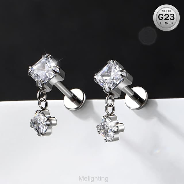 Detalle 2 de Melighting Orecchino elica titanio 16G zirconia