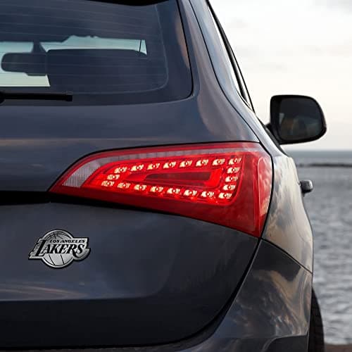 Detalle 2 de Rico Industries NBA Los Angeles Lakers Chrome Auto Emblem