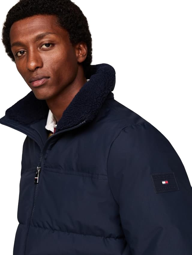 Detalle de Tommy Hilfiger Men’s Rockie Utility Hooded Jacket MW0MW37125 (pack of 1) — zip-up quilted jacket with non-detachable hood
