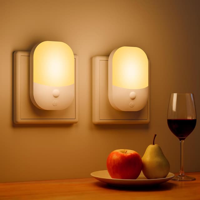Detalle de Detake Nachtlicht mit Dämmerungssensor (2er-Set) für Steckdose – 5 Helligkeitsstufen, 3 Modi und warmweißes LED-Licht