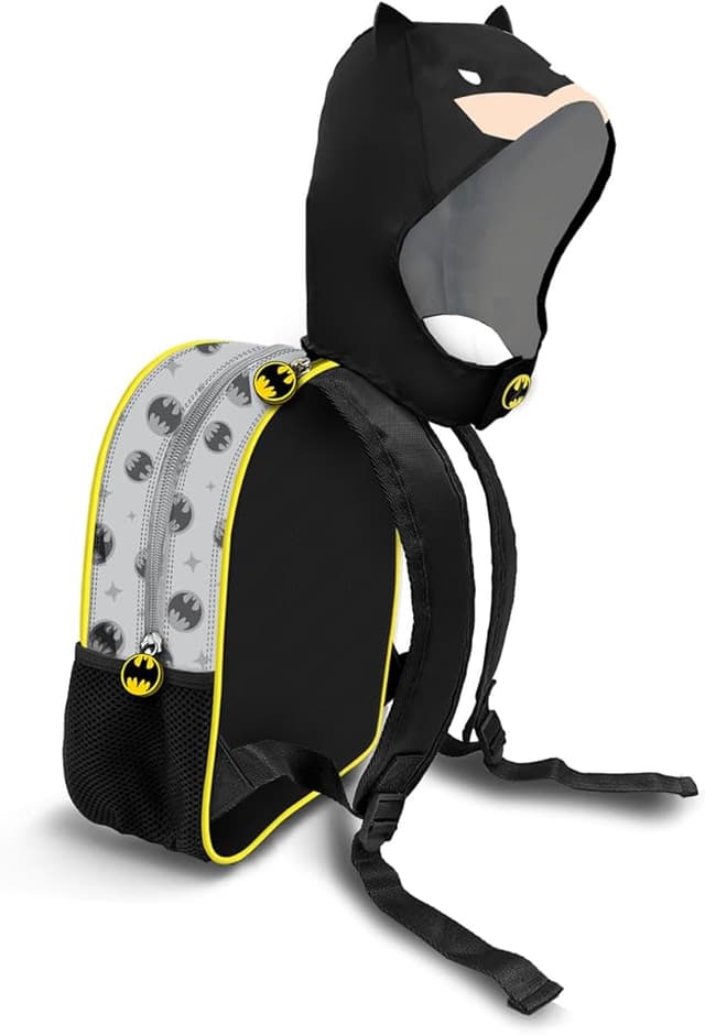 Detalle de Batman Chibi Mochila con Capucha Gris, 26x31 cm, 8.5L🦇
