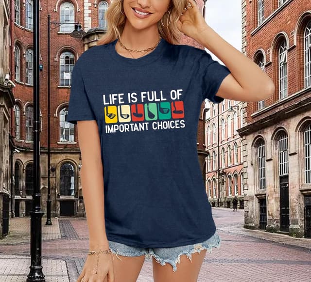Detalle de Qskall women’s golf T-shirt – “Life Is Full of Important Choices” tee top