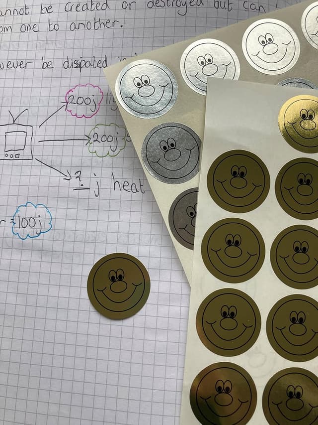 Detalle 2 de Sticker Solutions lot de 180 autocollants doré/argenté/bronze (25 mm)