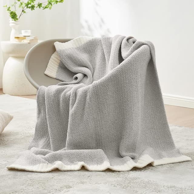Detalle de Snuggle Sac Buttery Grey Reversible Throw Blanket (50" x 60")
