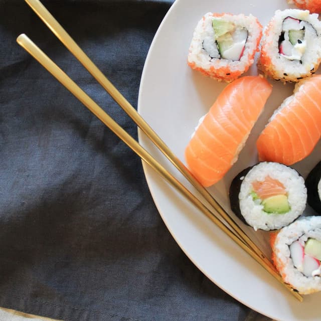 Detalle de Heimzeit Essstäbchen aus Edelstahl in Gold (5 Paar) – spülmaschinenfest & wiederverwendbar