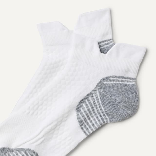Detalle de Amazon Essentials Herren sportliche Funktions-Laufsocken (3 Paar) mit Polsterung und Fußgewölbeunterstützung