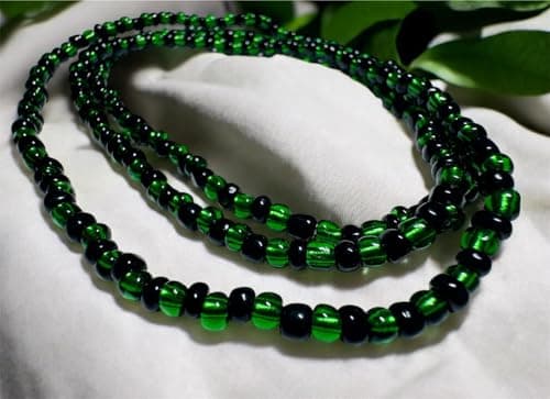 Detalle de Collar de Oggún (Eleke) Yoruba/Ifá hecho a mano – fuerza, trabajo y protección