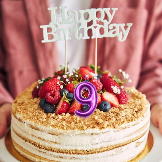 Detalle 2 de DERVENTA Number 3 Purple Candle (2.36 inch) for birthday cakes & party desserts