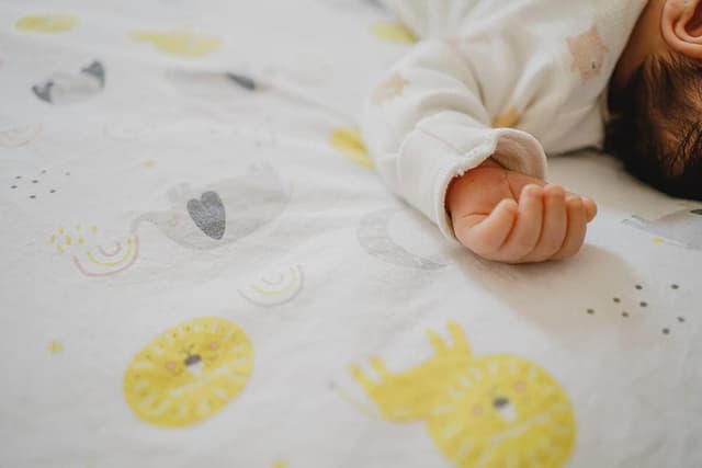 Detalle de FlyIdeas Set completo lenzuola per Next to Me Baby Animals (3 pezzi) in 100% cotone