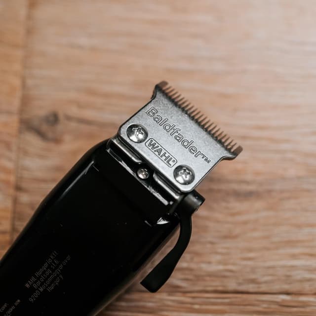 Detalle 2 de WAHL Baldfader Cortapelos para hombres 8 peines