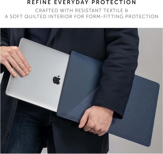 Detalle de Native Union Stow Slim MacBook sleeve with magnetic easy-access closure