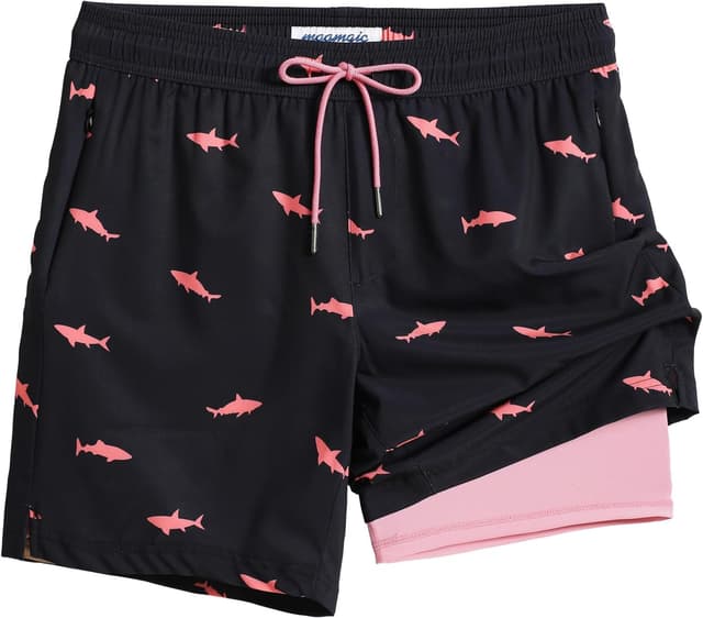 Detalle de MaaMgic 7-inch men’s swim shorts with compression liner, 4-way stretch and zip pockets