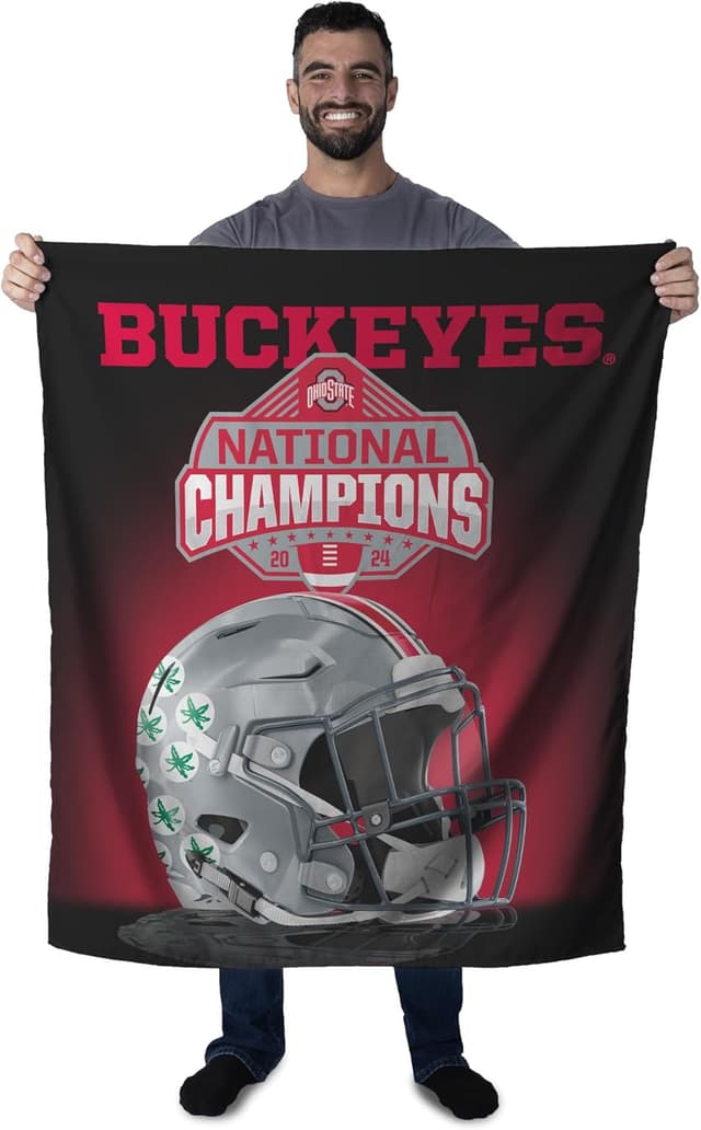 Detalle 2 de Northwest 2024 NCAA College Football National Champions Ohio State Buckeyes Wall Hanging Tapestry (34 x 40 in)