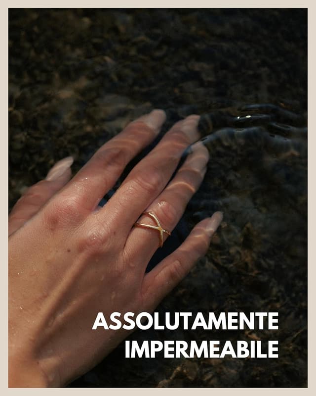 Detalle de Anello regolabile GD GOOD.designs EST. 2015 a forma di X in acciaio inossidabile placcato oro 18 carati