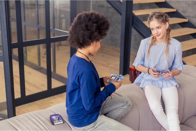 Detalle 2 de Top Trumps Giochi di Carte Fortnite (non ufficiale) – Briscola per 2 o più giocatori, età 12+