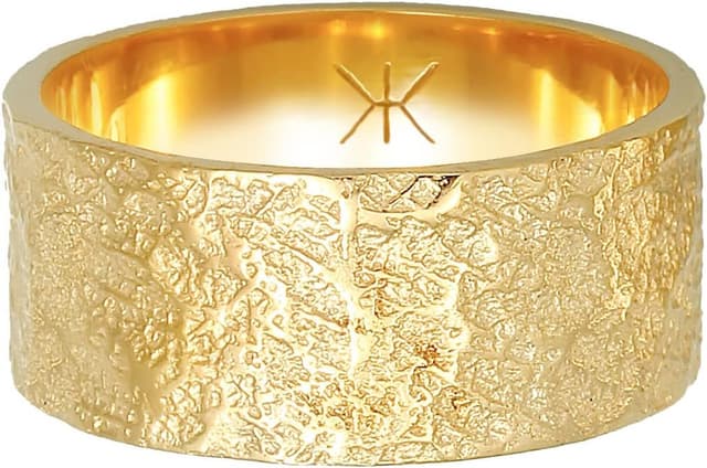 Detalle 2 de Kuzzoi Herrenring (9 mm) aus 925 Sterling Silber vergoldet im Used Look – massiv handgeschmiedet, Ringgrößen 60–66