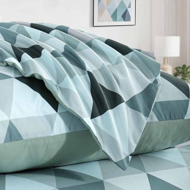 Detalle 2 de RUIKASI Bettwäsche 135x200 grün, 4-teilig (2 Bettbezüge + 2 Kissenbezüge) aus Mikrofaser mit Reißverschluss