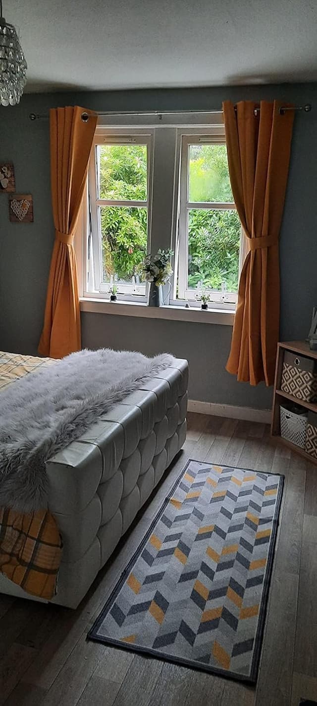 Detalle de Thermal Insulated Blackout Ring Top Eyelet Curtains for Bedroom Windows – Ochre, 90 x 54 (2 Panels)