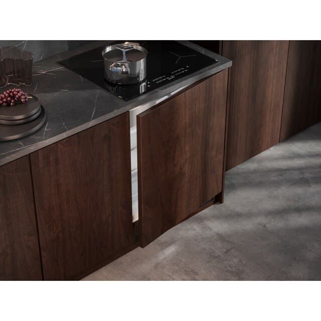 Detalle 2 de AEG OSF6I82EF frigorífico 82 cm integrable