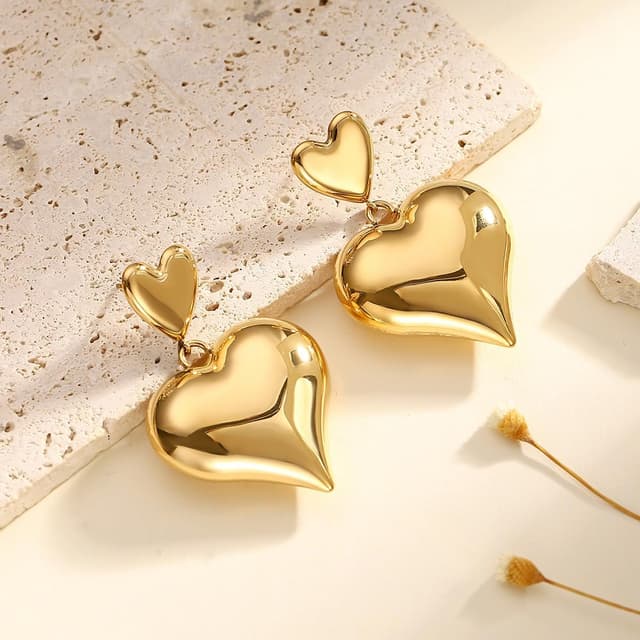 Detalle 2 de BUEMMR boucles d’oreilles pendantes en forme de cœur plaqué or 18 carats en acier inoxydable