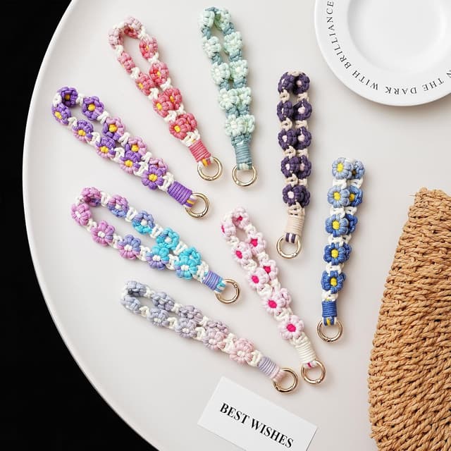 Detalle de AOKSUNOVA Schlüsselanhänger für Mädchen „Blume“ aus Makramee – kurz, beige/weiß/dunkelbraun