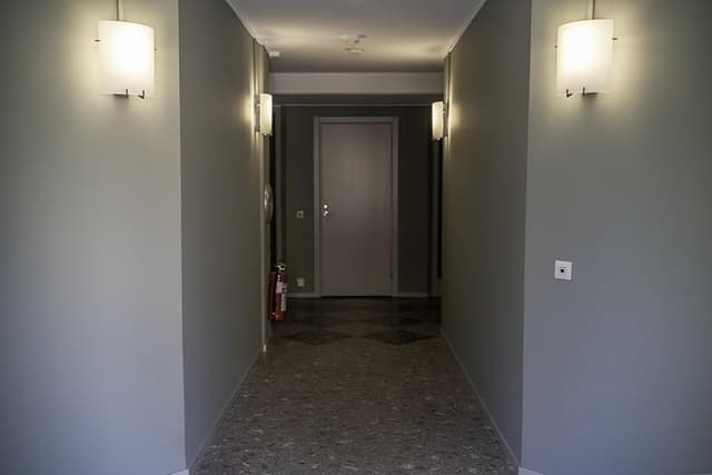 Detalle 2 de OSRAM DULUX L18 8W, 900 lm, 3000K