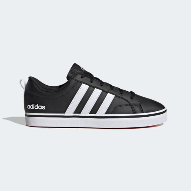 Detalle de adidas VS Pace 2.0 en negro: zapatilla urbana para el día a día