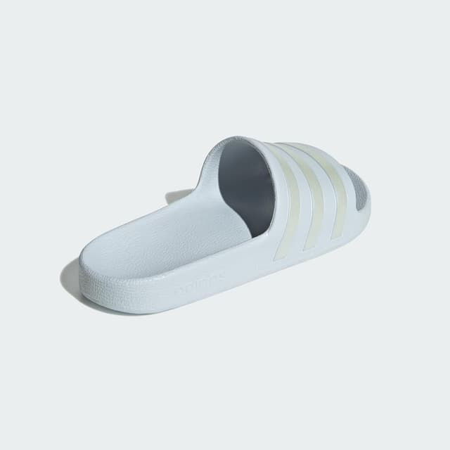 Detalle de adidas Donna Adilette Aqua Slides, ciabatte slip-on Halo Blue