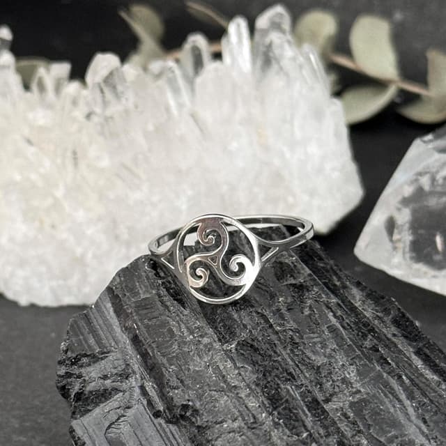 Detalle 2 de Simboliks triskel Anillo Celta, acero 316L