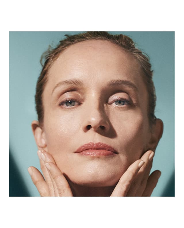 Thumbnail 4 de La Mer The Lifting Firming Serum suero 30 ml