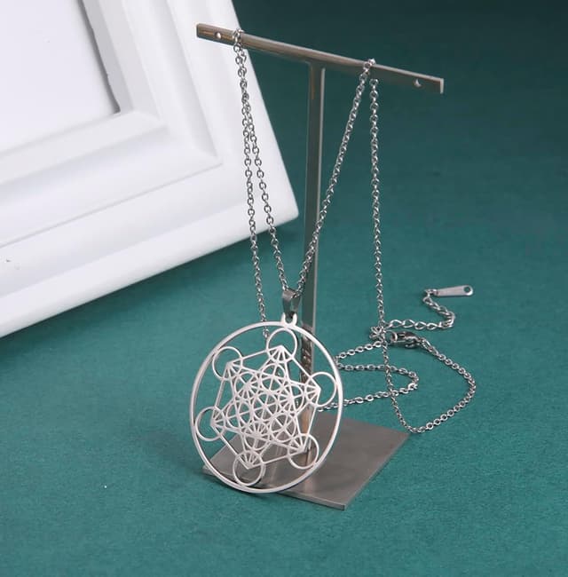 Detalle de EUEAVAN Metatrons Würfel Halskette mit Metatron-Quader-Anhänger – spirituelles Schutzsymbol