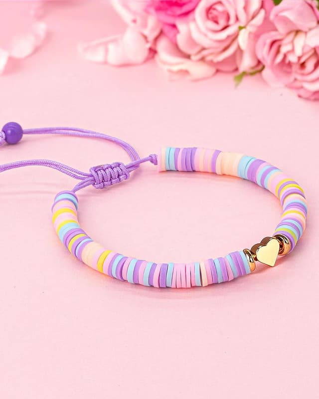 Detalle de TOLOWOBK heart clay bead bracelet gift for girls aged 6–16 (with inspirational quote card)