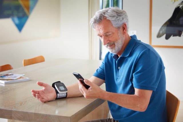 Thumbnail 7 de Omron RS3 Intelli IT Blutdruckmessgerät Handgelenk