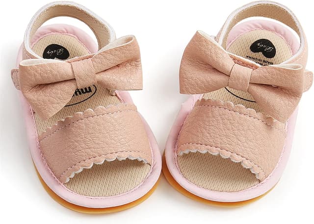 Detalle de RVROVIC baby sandals with soft, anti-slip rubber sole and hook-and-loop fastenings