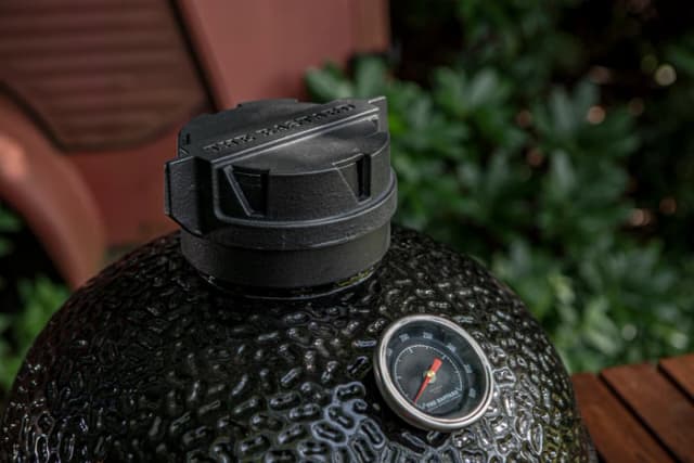 Detalle de The Bastard Classic Large Solo Grill für 9 Personen