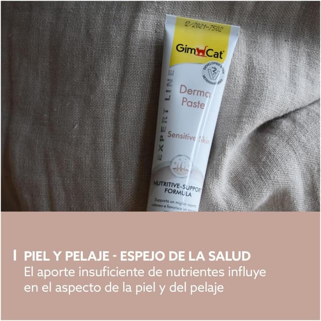 Detalle de GimCat EXPERT LINE Derma Pasta 🐱 Snack para piel y pelaje