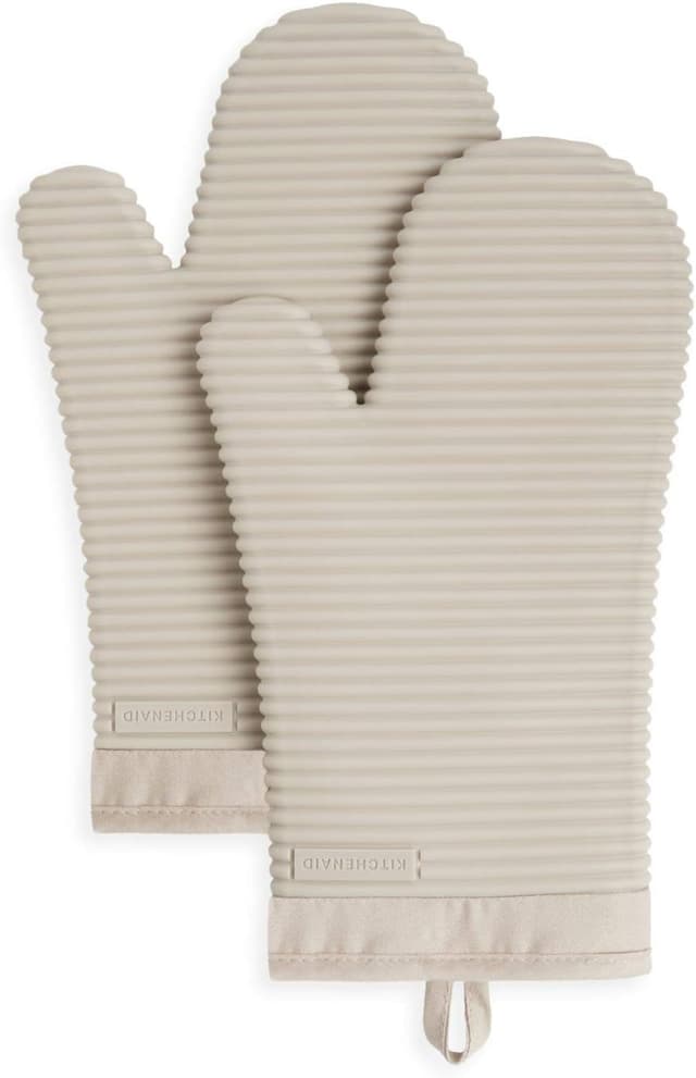 Detalle de KitchenAid Ribbed Silicone Oven Mitts 2-Pack
