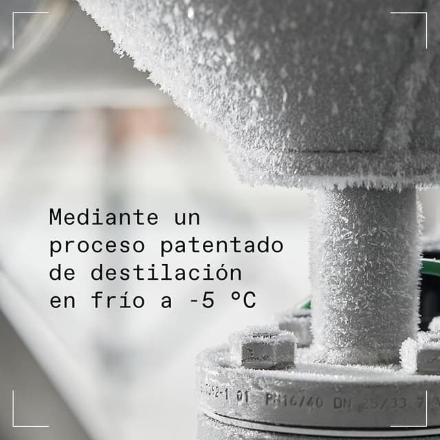 Thumbnail 2 de Oxley Ginebra Premium 🥃 70cl Artesanal, 47% Destilación en Frío