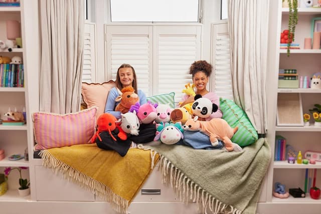 Detalle de Pets Alive Furmaids von ZURU – elektronisches Meerjungfrauen-Plüschtier mit Licht & 10 Überraschungen (grün)