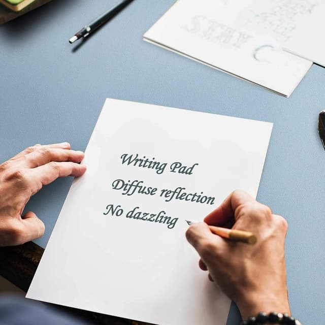 Detalle 2 de DOBAOJIA große Mausmatte / Schreibtischunterlage XL (80 x 40 cm) aus PU Leder, wasserdicht & rutschfest – Graublau