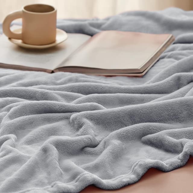 Detalle 2 de Bedsure Fleece Throw Blanket 150x200 cm
